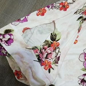 Chris & Carol Tops - π3 for $20πChris and Carol Floral top Chris & Carol Tops - π3 for $20πChris and Carol Floral top